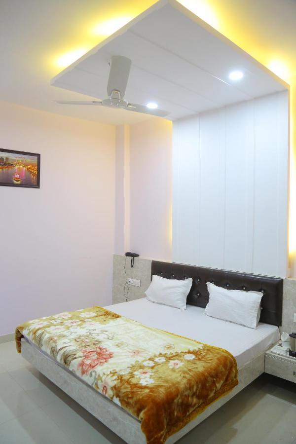 Hotel Golden Dreams Amritsar Exterior foto