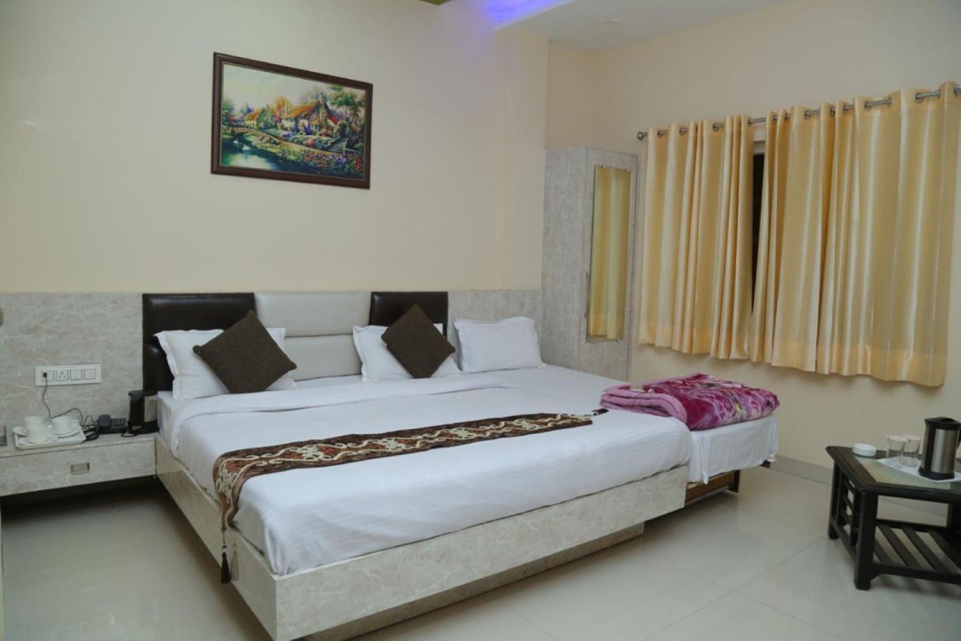 Hotel Golden Dreams Amritsar Exterior foto