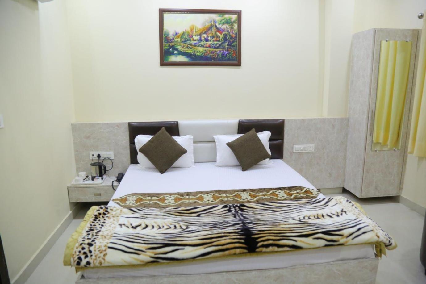Hotel Golden Dreams Amritsar Exterior foto