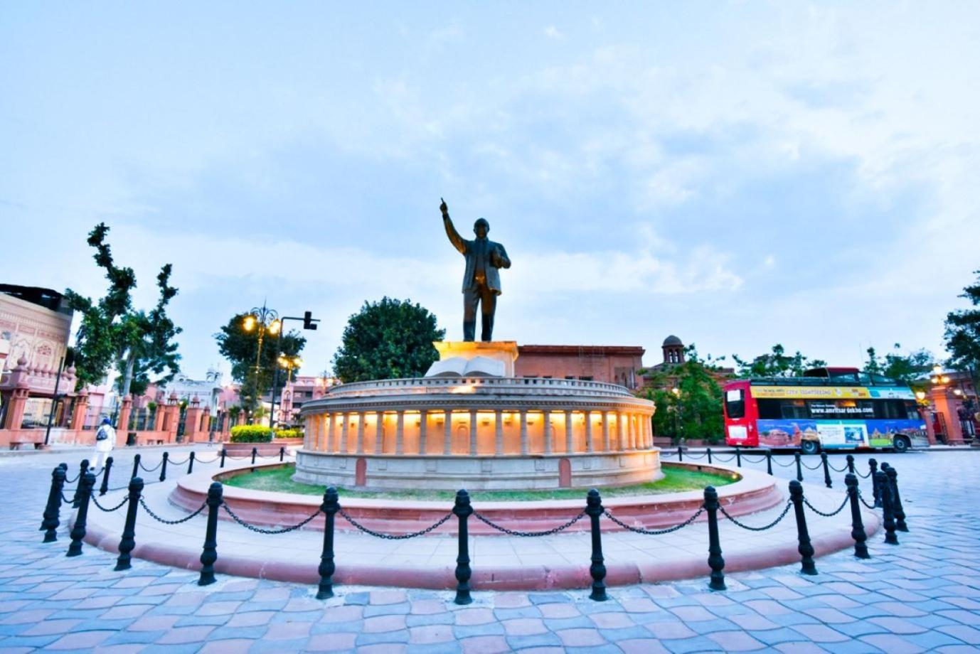Hotel Golden Dreams Amritsar Exterior foto